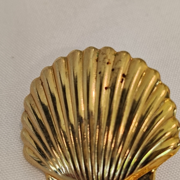 Gold Fish and Shell Earrings - Picture 4 of 4